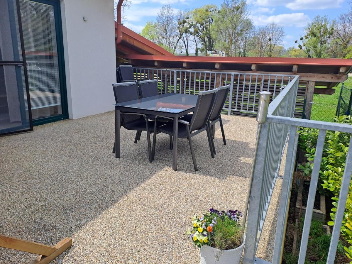 Apartmany U Zamecku Hlohovec Exteriör bild