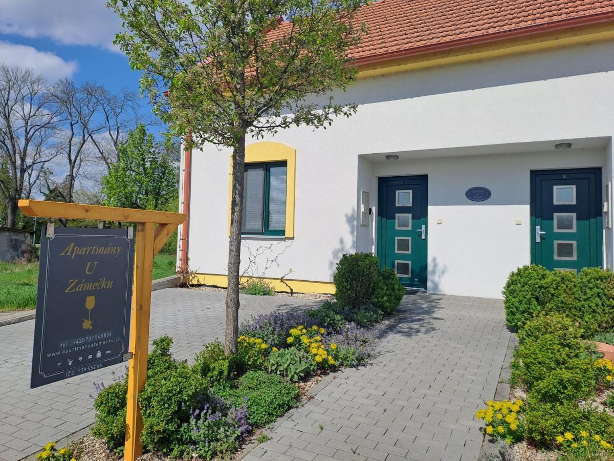 Apartmany U Zamecku Hlohovec Exteriör bild