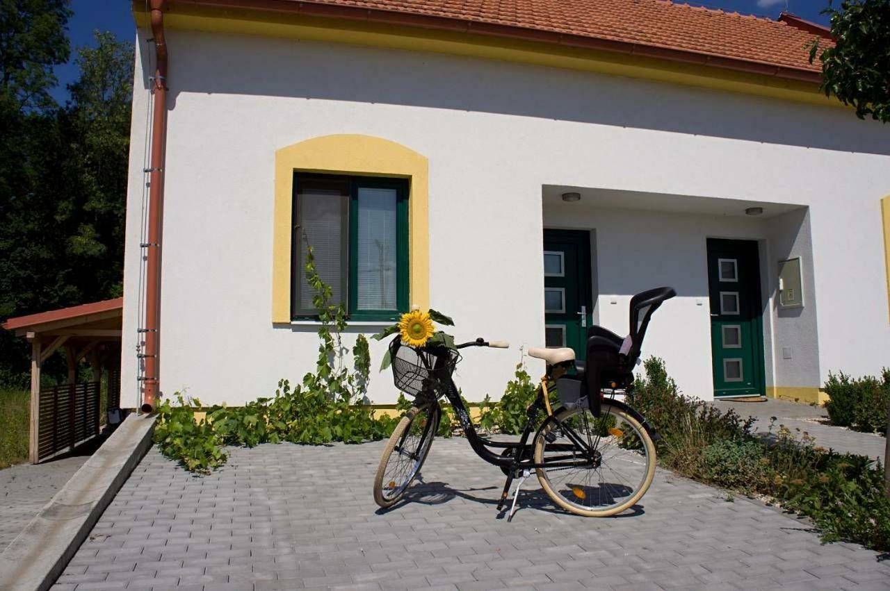 Apartmany U Zamecku Hlohovec Exteriör bild