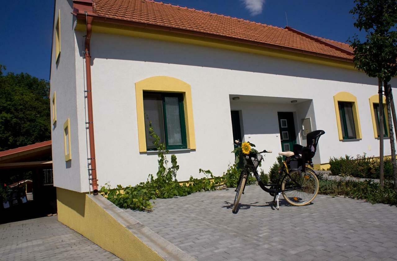Apartmany U Zamecku Hlohovec Exteriör bild